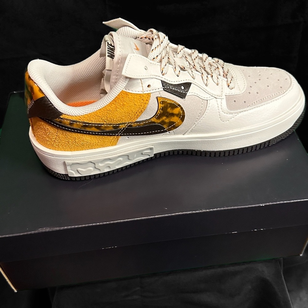 Nike W Airforce 1 Fontanka size 11W 9.5M